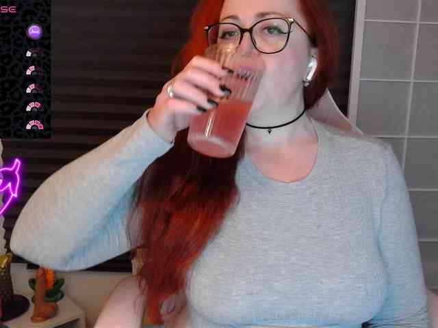 NicoleBunny24 webcam