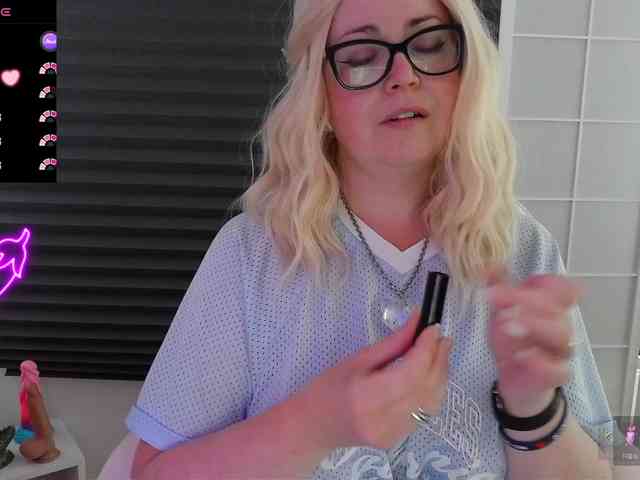 NicoleBunny24 webcam