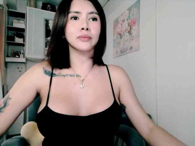 RiriStarr Live Webcam on BongaCams