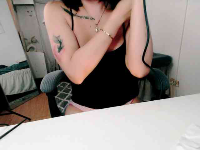 RiriStarr Live Webcam on BongaCams