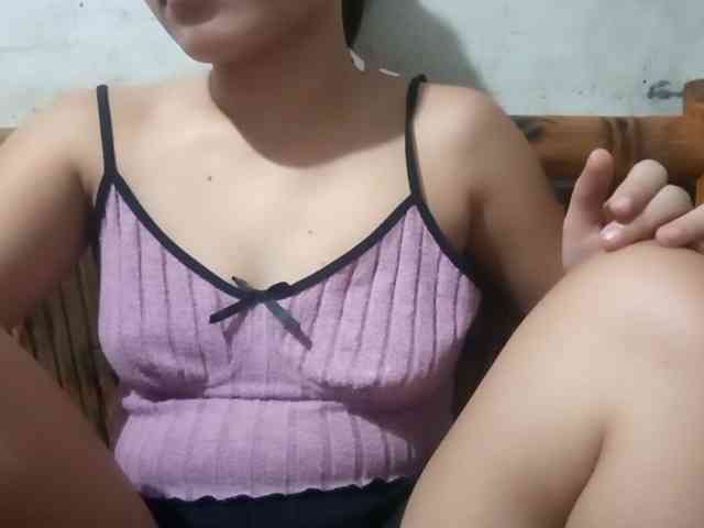 yummycumcutegirl-18x webcam