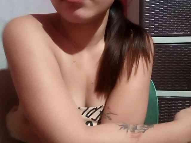yummycumcutegirl-18x webcam