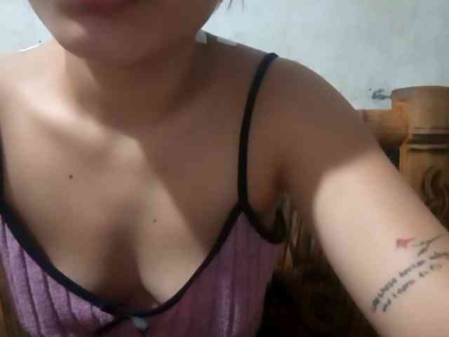 yummycumcutegirl-18x webcam