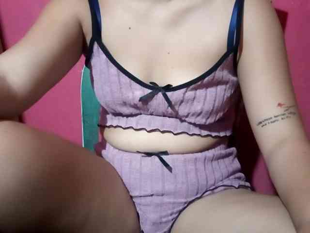 yummycumcutegirl-18x webcam