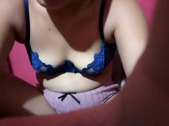 yummycumcutegirl-18x webcam