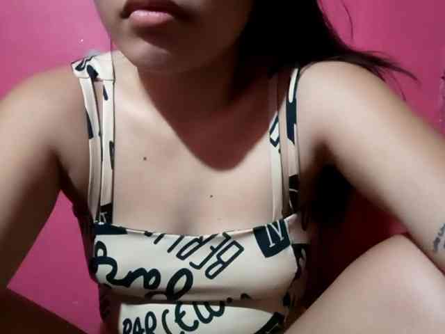 yummycumcutegirl-18x webcam