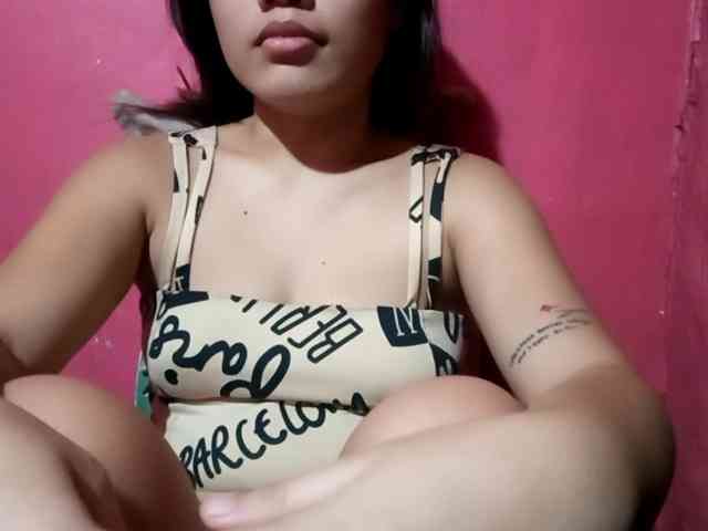 yummycumcutegirl-18x webcam