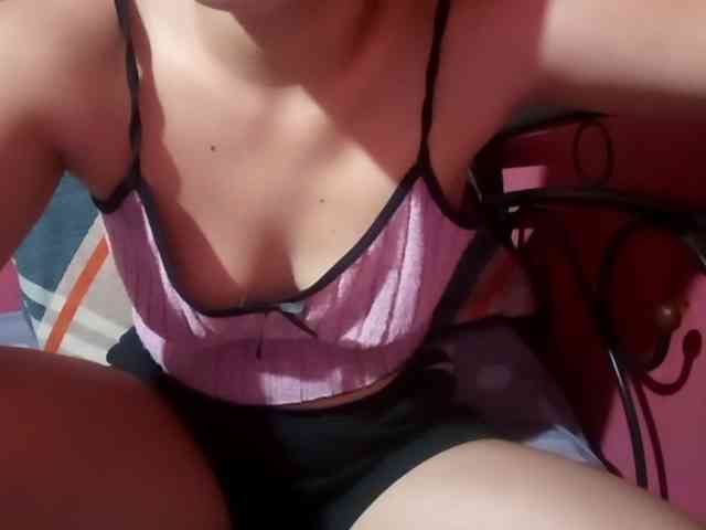 yummycumcutegirl-18x webcam