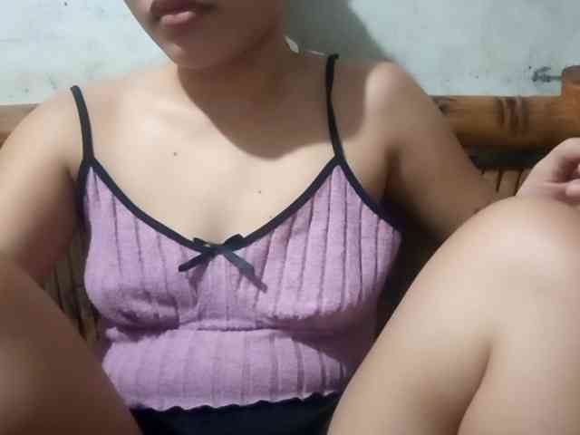 yummycumcutegirl-18x webcam