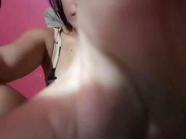 yummycumcutegirl-18x webcam