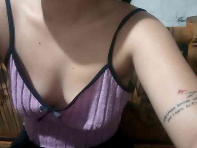 yummycumcutegirl-18x webcam