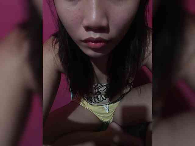 yummycumcutegirl-18x webcam