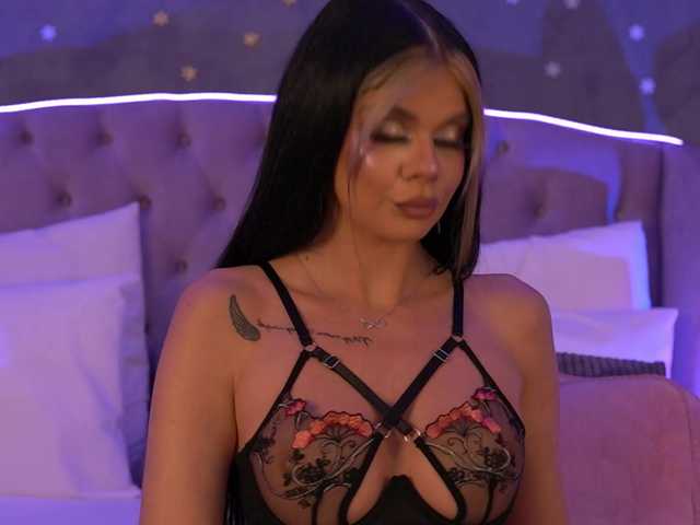 AriellSweety's BongaCams show and profile