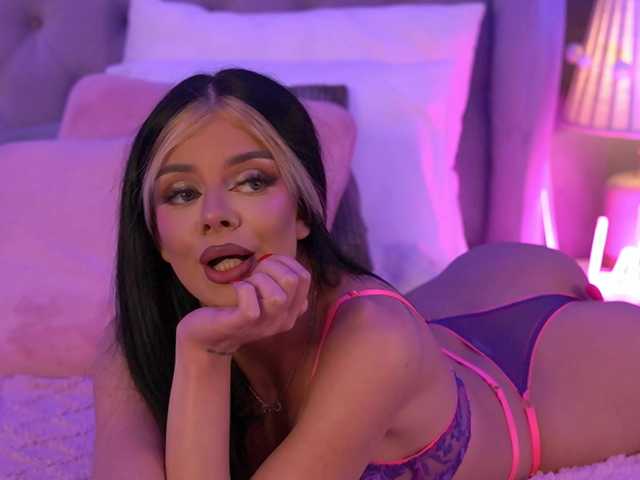 AriellSweety's BongaCams show and profile