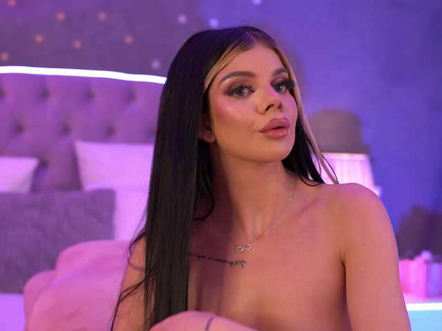 AriellSweety's BongaCams show and profile