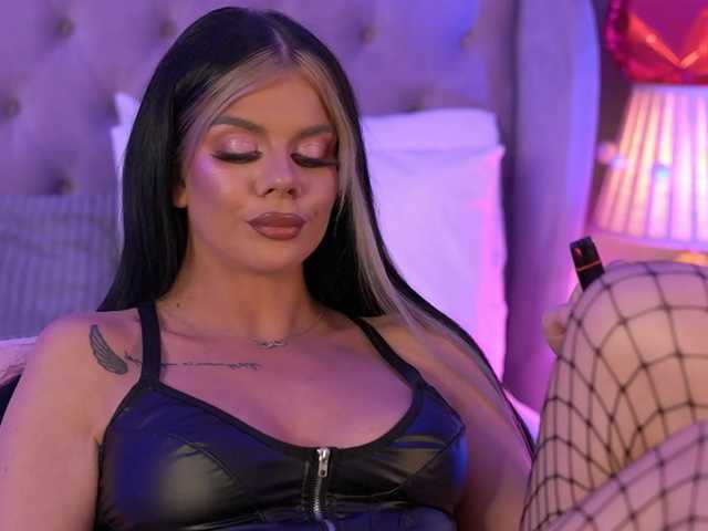 AriellSweety's BongaCams show and profile