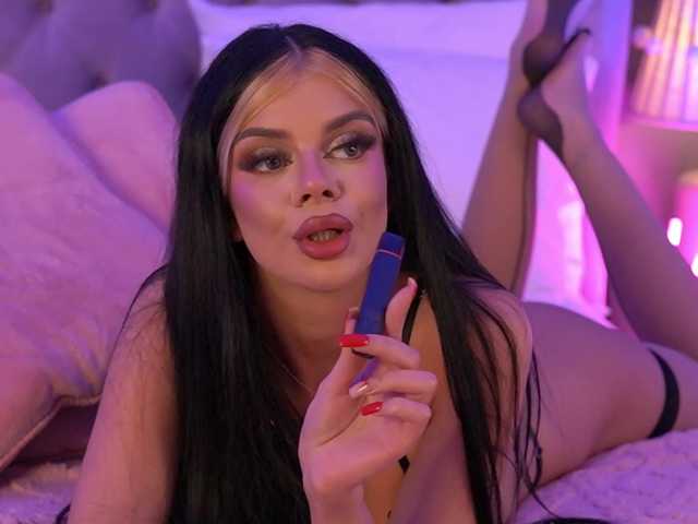 AriellSweety's BongaCams show and profile