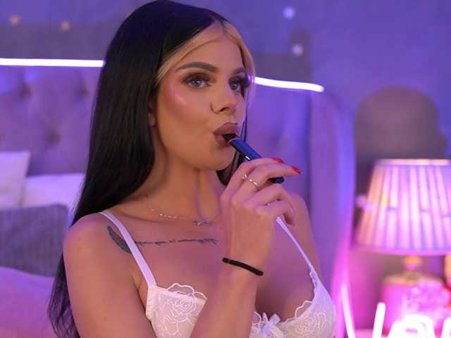 AriellSweety's BongaCams show and profile