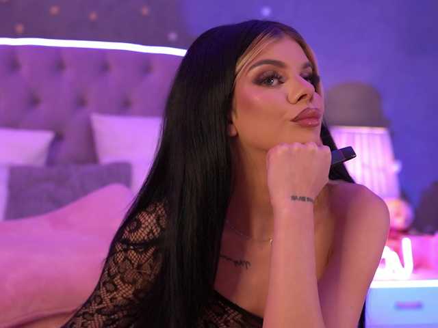 AriellSweety's BongaCams show and profile