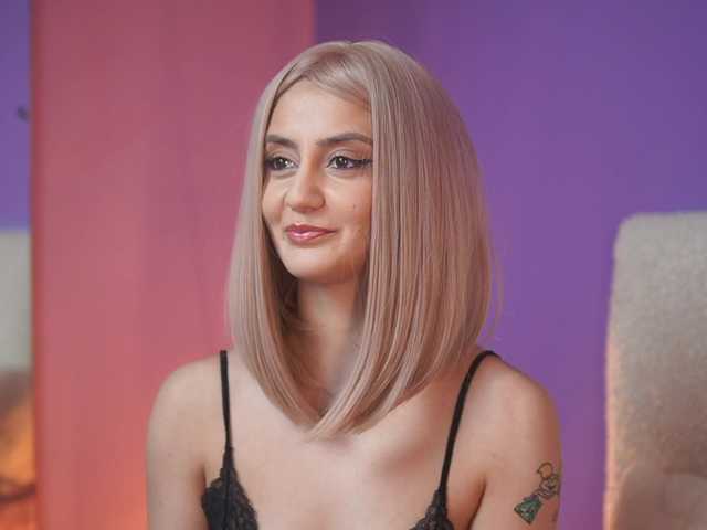 SabrinaHope's BongaCams show and profile