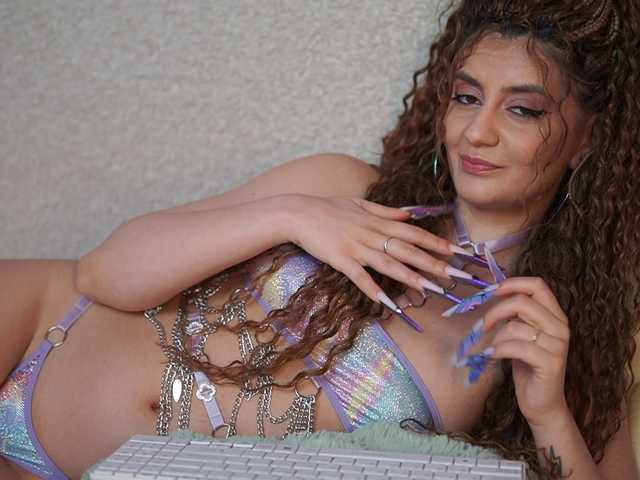 SabrinaHope's BongaCams show and profile