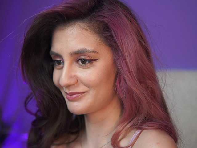 SabrinaHope's BongaCams show and profile