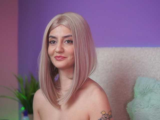 SabrinaHope's BongaCams show and profile