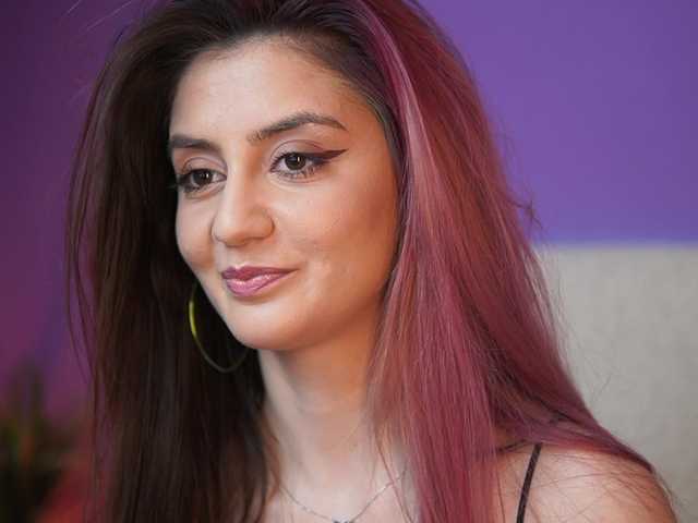 SabrinaHope's BongaCams show and profile