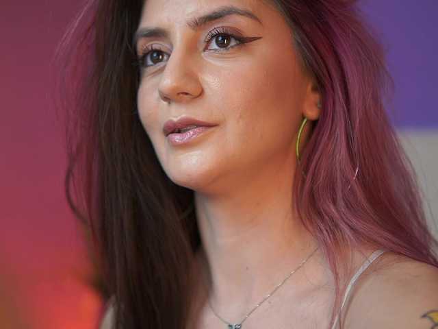 SabrinaHope's BongaCams show and profile