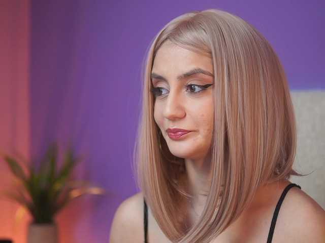 SabrinaHope's BongaCams show and profile