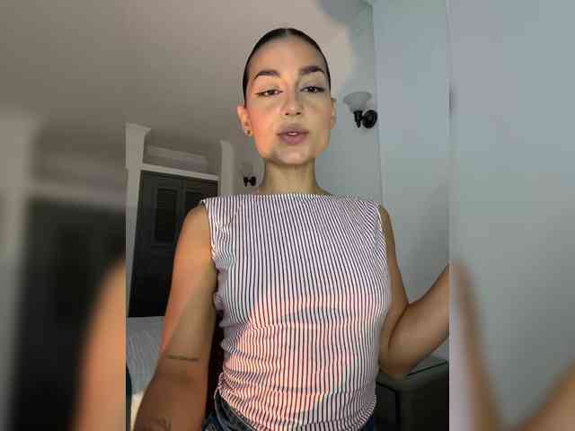 KimSummer webcam