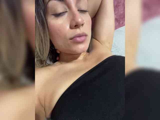 KimSummer webcam