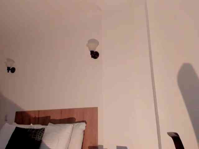 KimSummer webcam