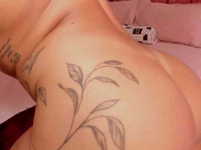 KimSummer webcam