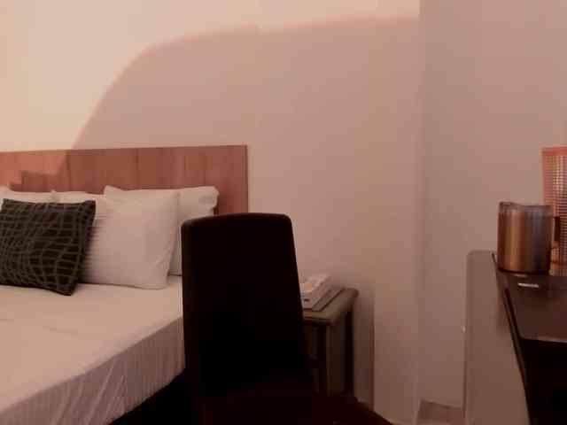 KimSummer webcam