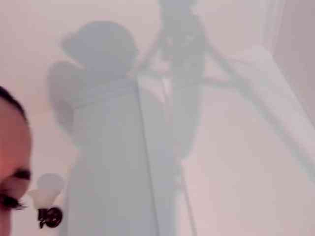 KimSummer webcam