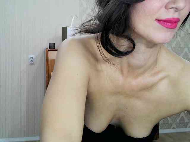 Charmingvenus11701 webcam