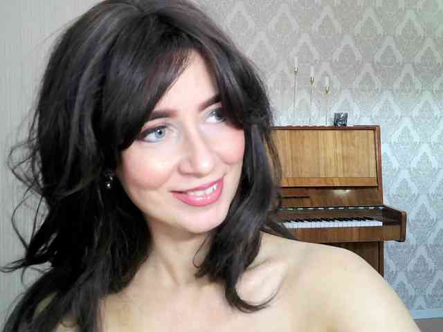 Charmingvenus11701 webcam