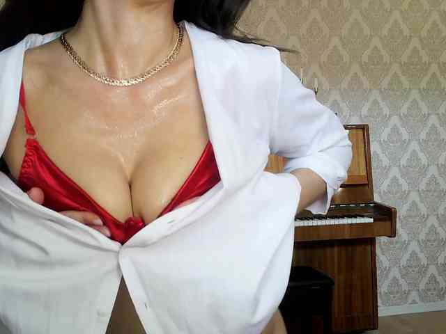 Charmingvenus11701 webcam