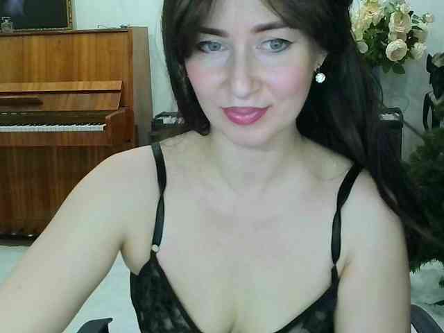 Charmingvenus117... Live Webcam on BongaCams