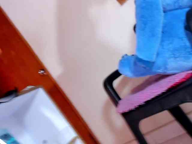 Модель: Antonellasmith0