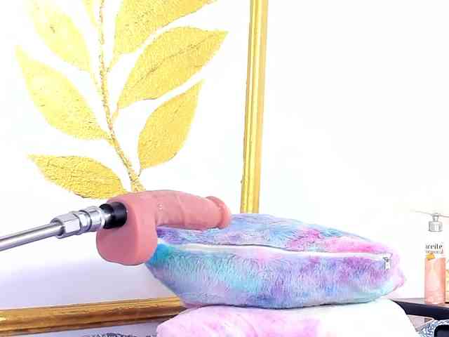 Модель: Antonellasmith0