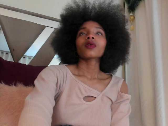 sarawilliams01's BongaCams show and profile