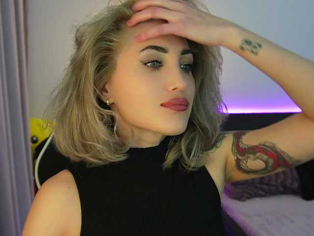 TweetyCream's BongaCams show and profile