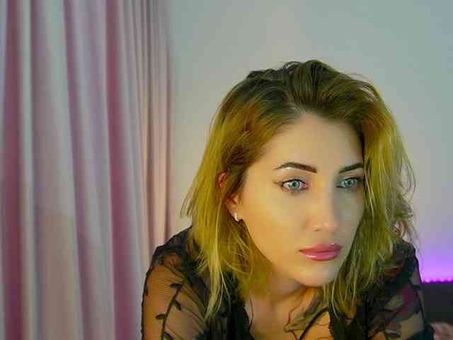 TweetyCream webcam
