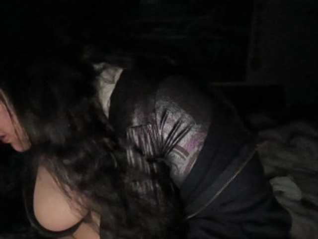 DUMBHOEMELANIE's BongaCams show and profile