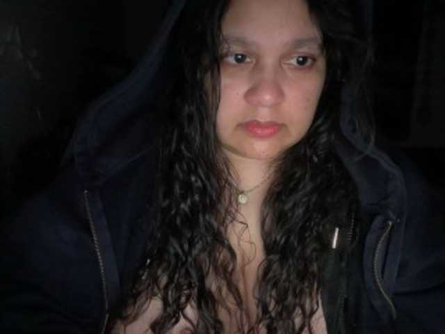 DUMBHOEMELANIE's BongaCams show and profile