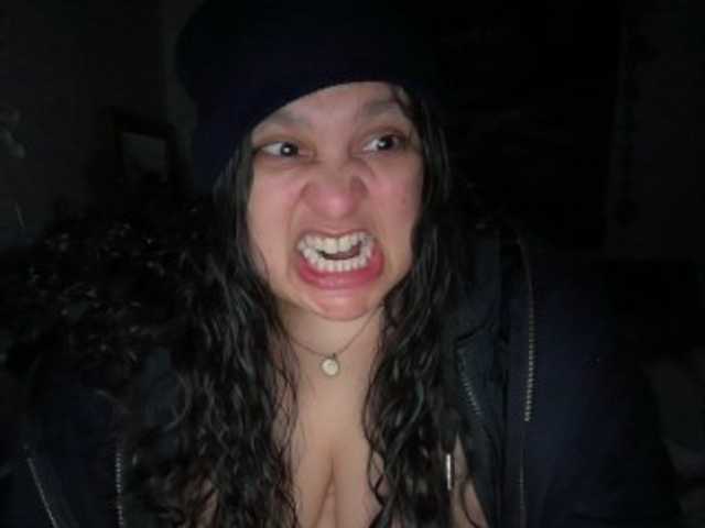 DUMBHOEMELANIE's BongaCams show and profile