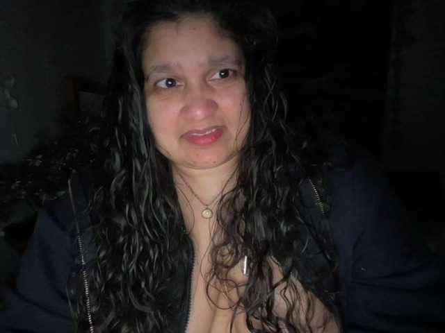 DUMBHOEMELANIE from BongaCams