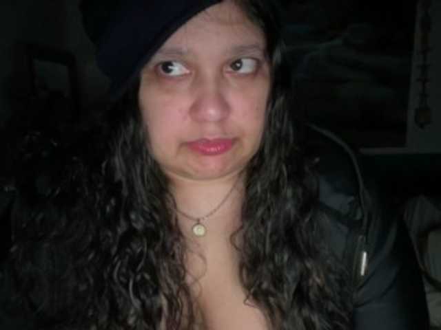 DUMBHOEMELANIE's BongaCams show and profile